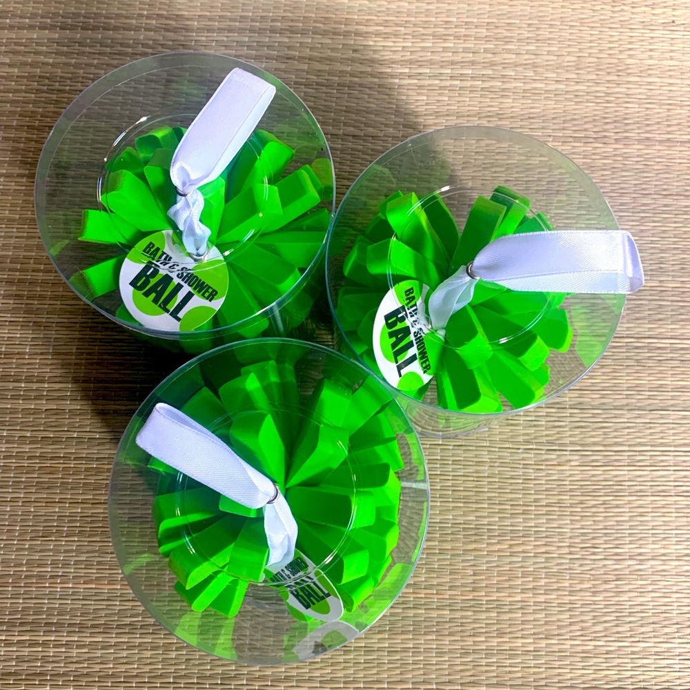 B9 No Bath & Shower Ball 3 Piece Set Color Green